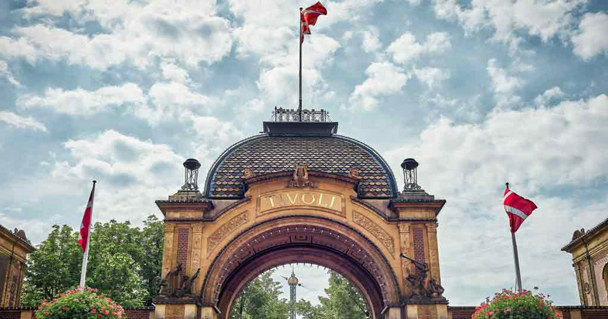 Besøg Tivoli i København på når du lejer sommerhus på Sjælland